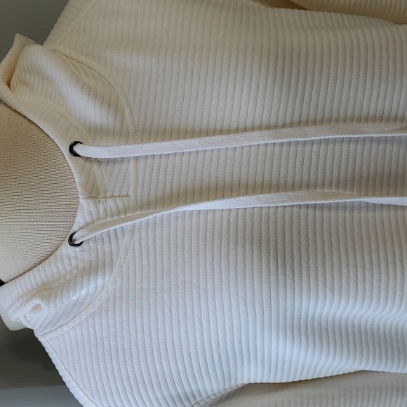 ANTHROPOLOGY‎ JANE & DELANCEY, Hoodie top, ribbed. Size large. Tie - Picture 2 of 11